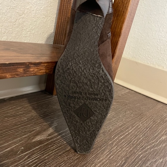 Donald J. Pliner Lola S495 Suede Boots Chocolate Brown Kitty Heels Size7 - Picture 6 of 7